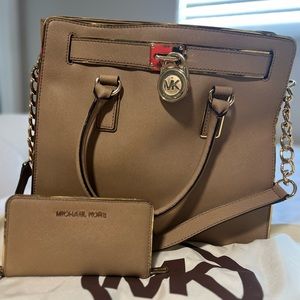 Michael Kors Tan Hamilton Bag - only used a handful times - no stains